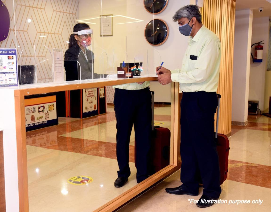 Oyo Flagship 62980 Shiva Residency Hotel Garhi Harsaru Exterior foto