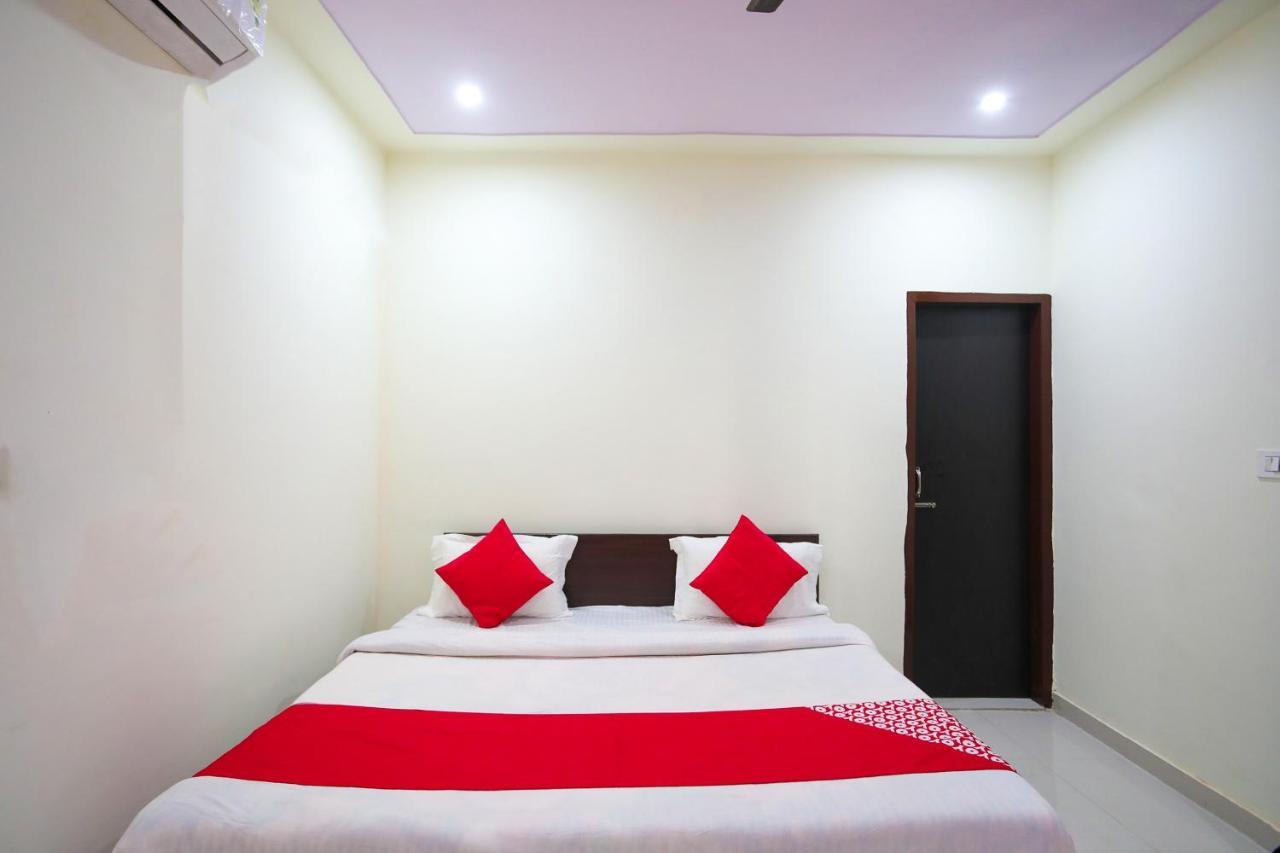 Oyo Flagship 62980 Shiva Residency Hotel Garhi Harsaru Exterior foto